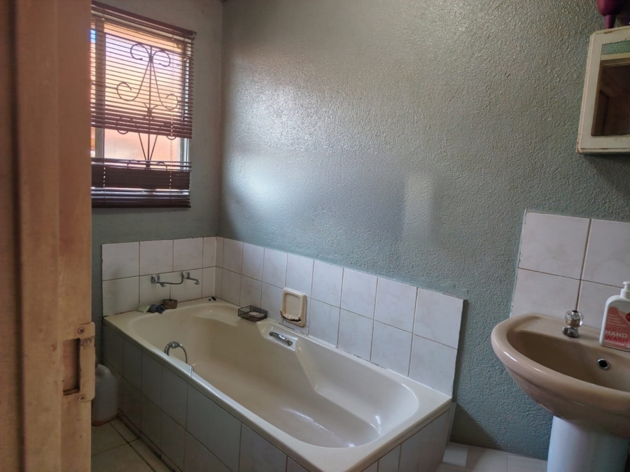 3 Bedroom Property for Sale in Tlhabane West North West